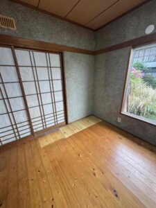 鹿児島市西陵のご実家。障子と砂壁が残る昭和の和室