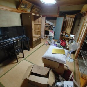 鹿児島市で一軒家まるごとの遺品整理を承った和室の様子（作業前）