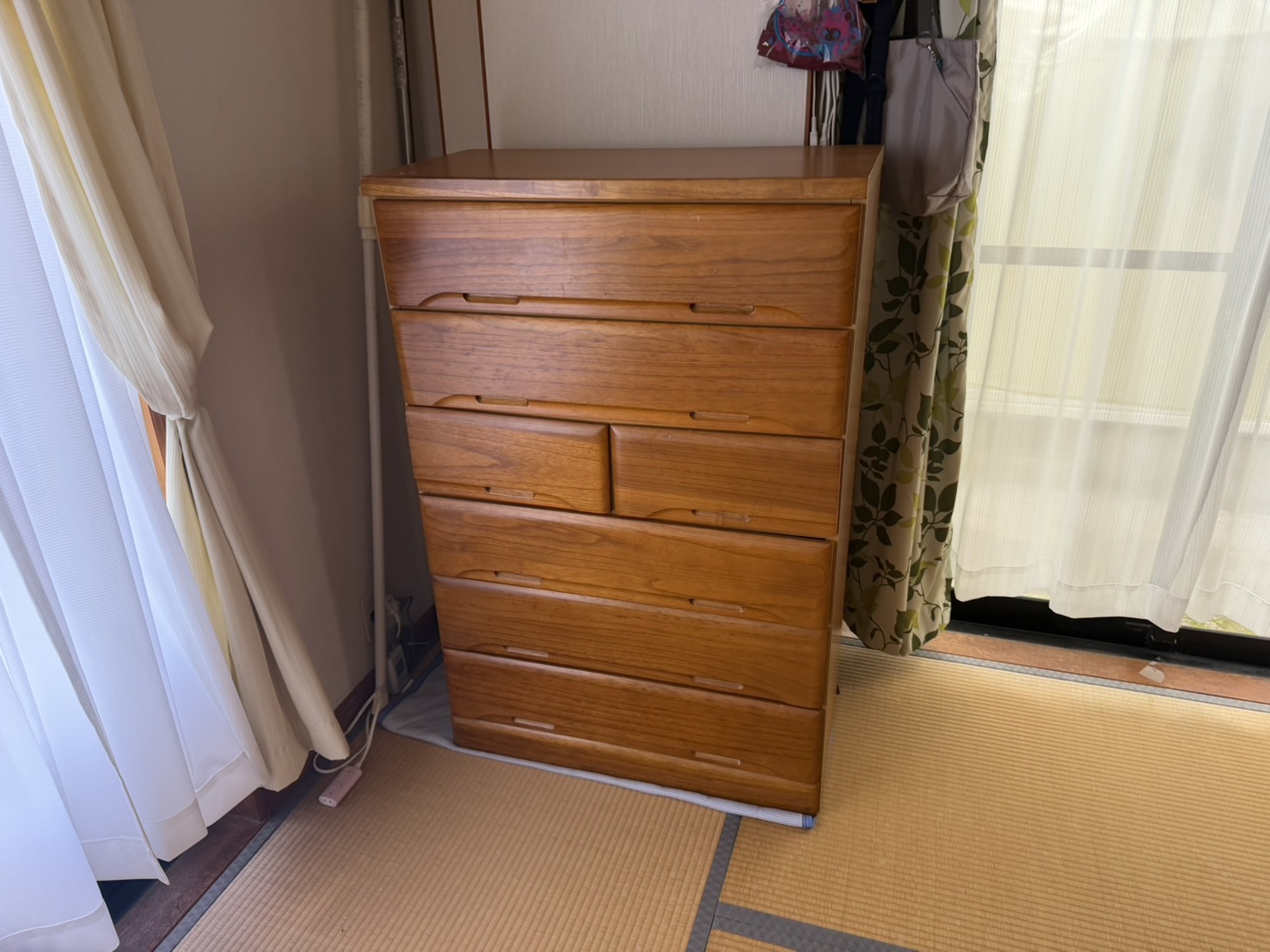 鹿児島市永吉での家具移動：2階から1階へ下ろした6段スリムタンス
